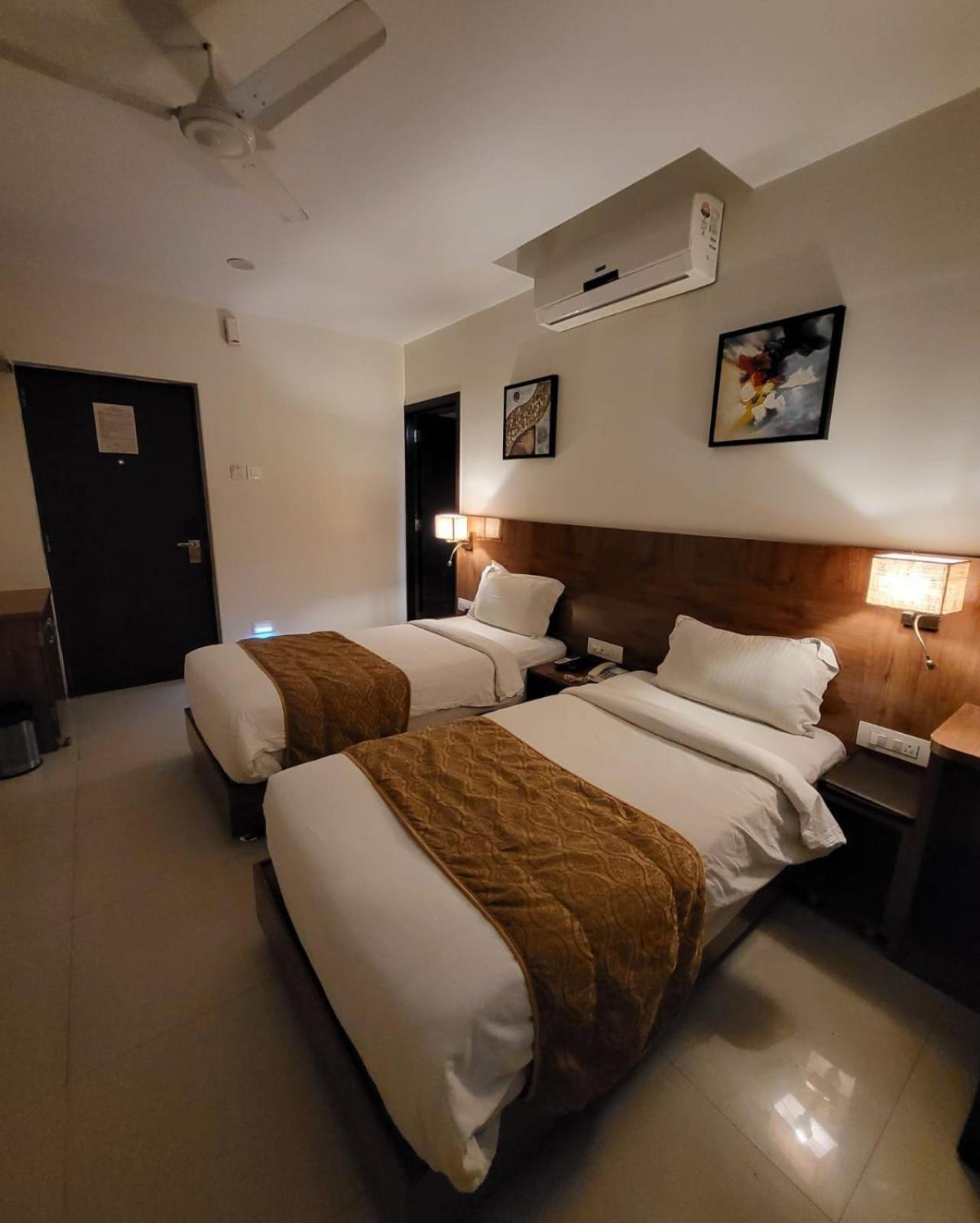 Hotel Sai Jashan Shirdi - Where Blessings & Comfort Meet Kültér fotó