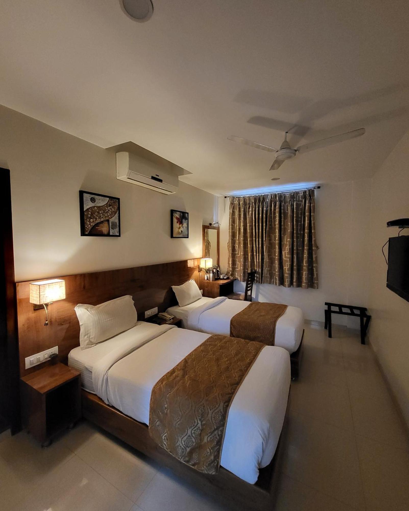 Hotel Sai Jashan Shirdi - Where Blessings & Comfort Meet Kültér fotó