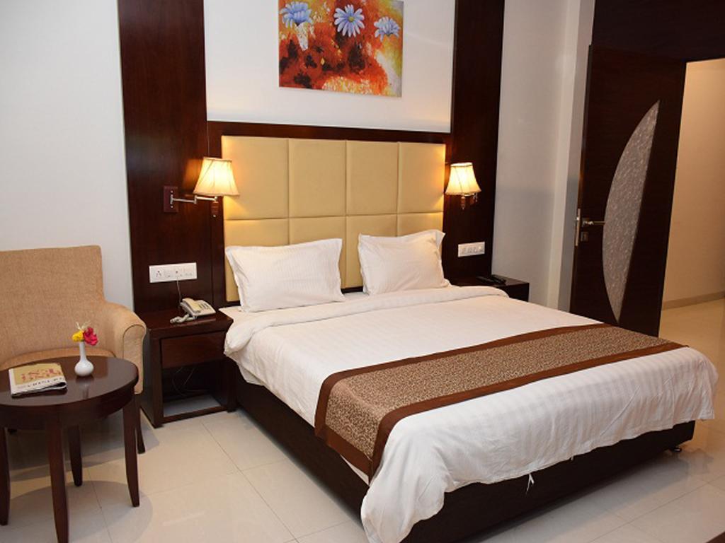 Hotel Sai Jashan Shirdi - Where Blessings & Comfort Meet Kültér fotó
