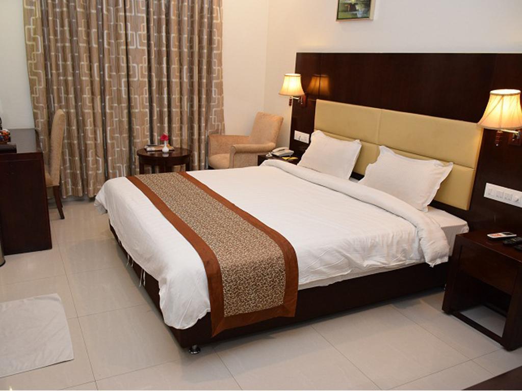 Hotel Sai Jashan Shirdi - Where Blessings & Comfort Meet Kültér fotó